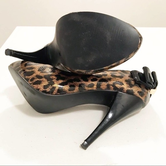 Steve Madden Brown Animal Print Rounded Heels 6 - Picture 8 of 9